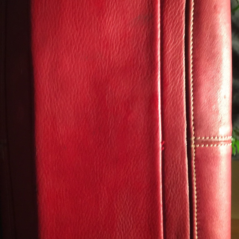Red Buxton Genuine Leather 💼. - Picture 8 of 8